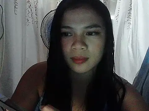 Snapshot of Zachariah_05 chatting on 23, 11, 2025 Zachariah 05 online show from 23, 11, 2025