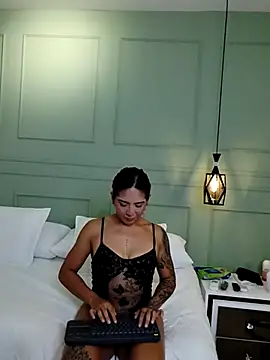 Lollipop Rose online show from 10, 9, 2025