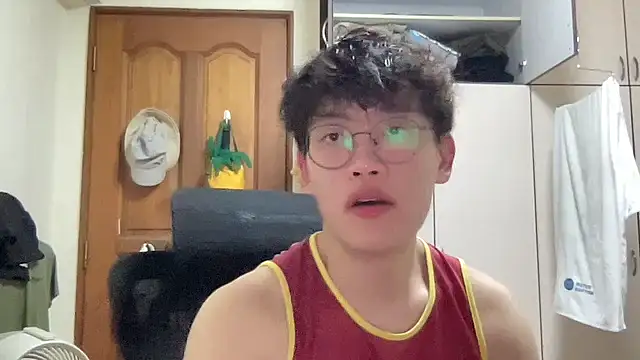 Passionatetwink2 online show from 2, 2, 2026