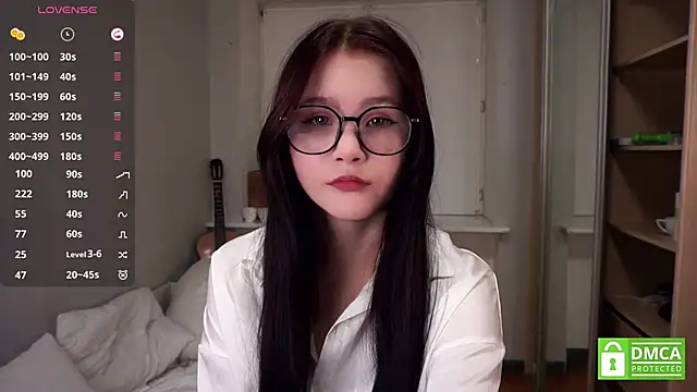 Snapshot of DelphaDivenere chatting on 1, 10, 2025 DelphaDivenere online show from 1, 10, 2025
