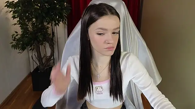 E l i z e  online show from 12, 11, 2025