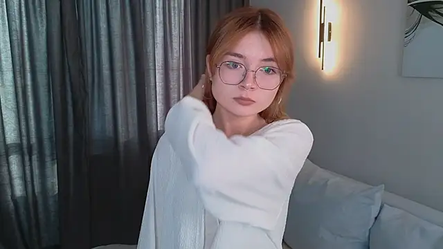 Snapshot of Susan_Gardner chatting on 23, 9, 2025 Susan Gardner online show from 23, 9, 2025