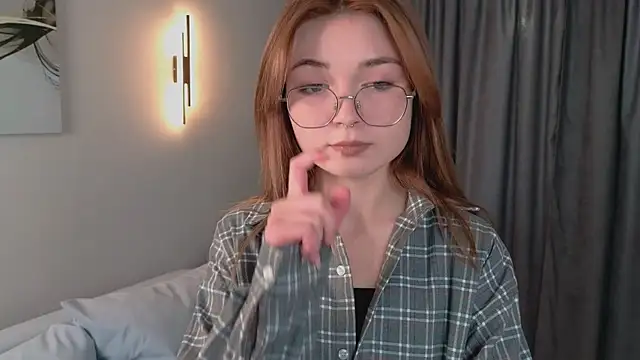 Snapshot of Susan_Gardner chatting on 2, 10, 2025 Susan Gardner online show from 2, 10, 2025