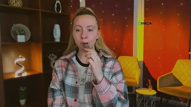 mila glow1 online show from 2, 5, 2026