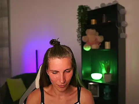 charlottgotit online show from 8, 9, 2025