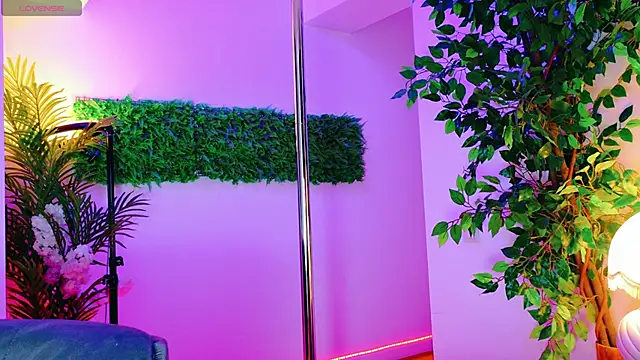 CutenessGirl online show from 15, 11, 2025