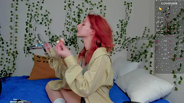 LisaFlames online show from 27, 10, 2025