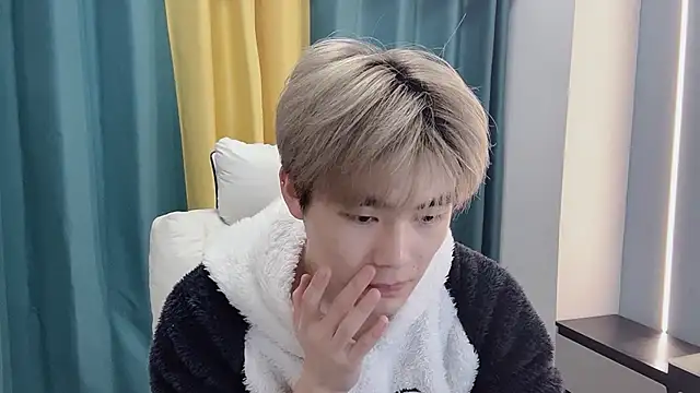 Snapshot of xiaoyang5200 chatting on 5, 3, 2026 xiaoyang5200 online show from 5, 3, 2026