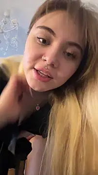 LunaMillie online show from 20, 12, 2025