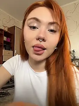 LunaMillie online show from 24, 4, 2026