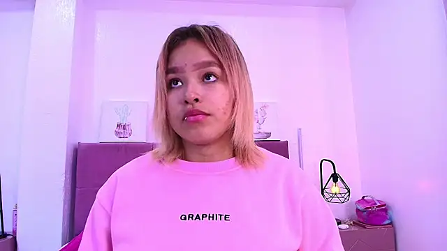 CamiilaGlow online show from 14, 10, 2025