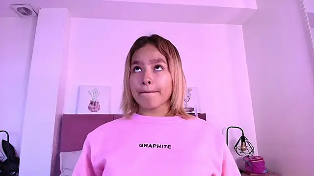 CamiilaGlow online show from 20, 10, 2025