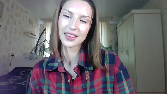 Snapshot of RuxaShade chatting on 2, 10, 2025 RuxaShade online show from 2, 10, 2025