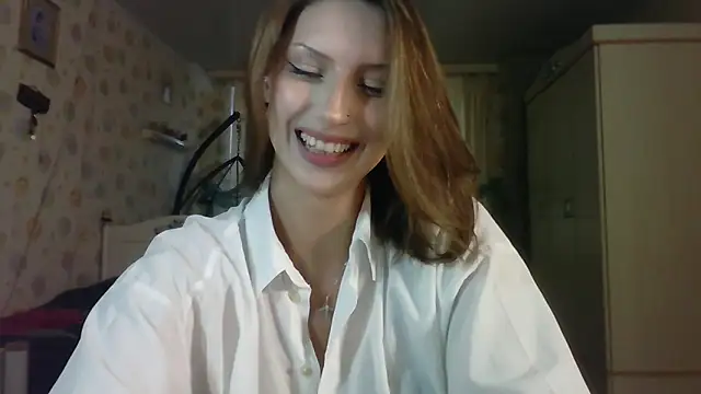Snapshot of RuxaShade chatting on 14, 10, 2025 RuxaShade online show from 14, 10, 2025