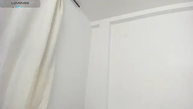 Snapshot of Ebony_danik chatting on 28, 10, 2025 Ebony danik online show from 28, 10, 2025