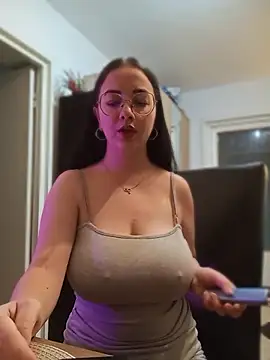 IvyClouds online show from 25, 6, 2026