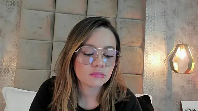 Sky Junne online show from 22, 12, 2025