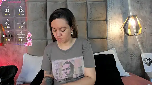 Sky Junne online show from 3, 2, 2026