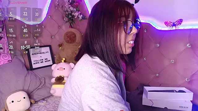 Snapshot of sophiievv chatting on 11, 10, 2025 sophiievv online show from 11, 10, 2025