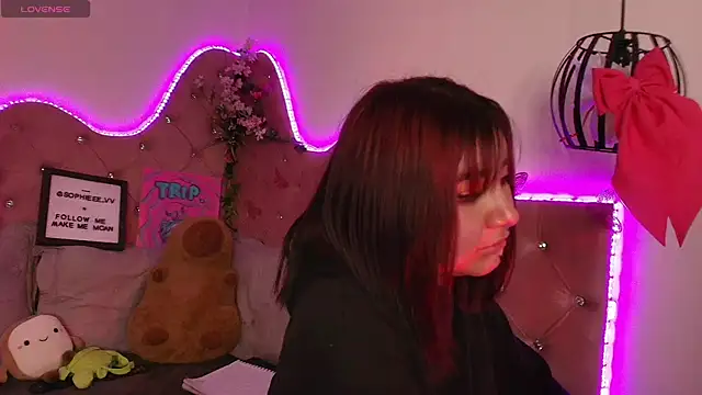 Snapshot of sophiievv chatting on 8, 11, 2025 sophiievv online show from 8, 11, 2025