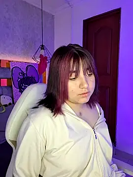 Snapshot of sophiievv chatting on 17, 12, 2025 sophiievv online show from 17, 12, 2025