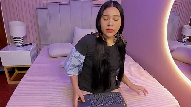 Lovely peach2 online show from 10, 9, 2025