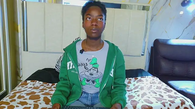 Snapshot of katia_green1 chatting on 6, 3, 2026 katia green1 online show from 6, 3, 2026