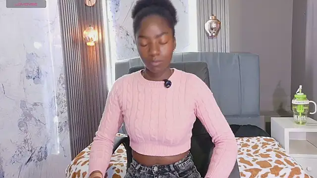 Snapshot of katia_green1 chatting on 13, 3, 2026 katia green1 online show from 13, 3, 2026