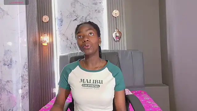 Snapshot of katia_green1 chatting on 17, 3, 2026 katia green1 online show from 17, 3, 2026