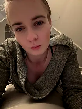 Snapshot of ellieen chatting on 29, 10, 2025 ellieen online show from 29, 10, 2025