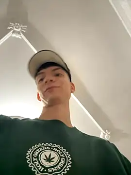 Snapshot of Luck__090 chatting on 3, 10, 2025 Luck 090 online show from 3, 10, 2025