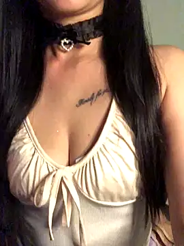 Snapshot of aliceeBae chatting on 16, 10, 2025 aliceeBae online show from 16, 10, 2025