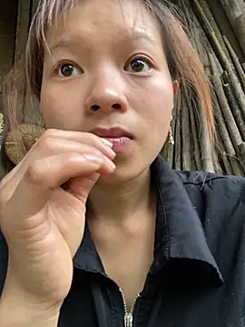 Snapshot of Mai_bb chatting on 7, 10, 2025 Mai bb online show from 7, 10, 2025