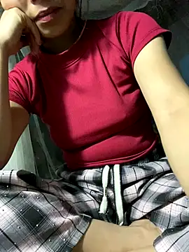 Snapshot of Mai_bb chatting on 25, 10, 2025 Mai bb online show from 25, 10, 2025