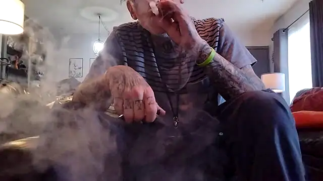 Snapshot of MRTATTWO chatting on 23, 9, 2025 MRTATTWO online show from 23, 9, 2025