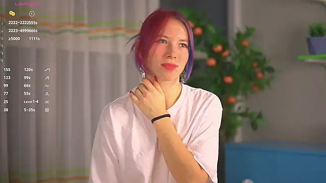 Snapshot of JuliannaWenger chatting on 17, 11, 2025 JuliannaWenger online show from 17, 11, 2025