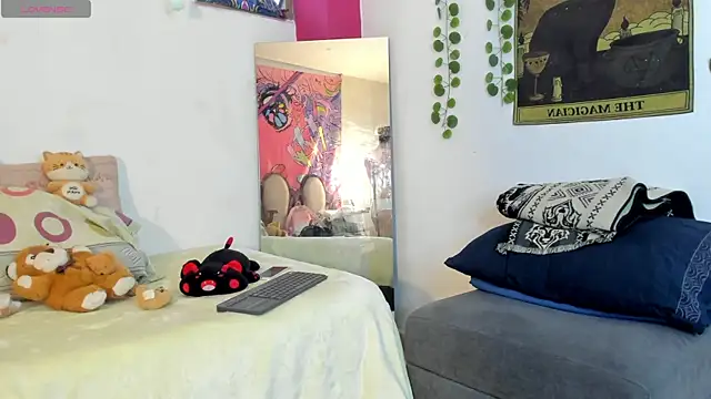 Snapshot of rosse_dredd chatting on 12, 10, 2025 rosse dredd online show from 12, 10, 2025