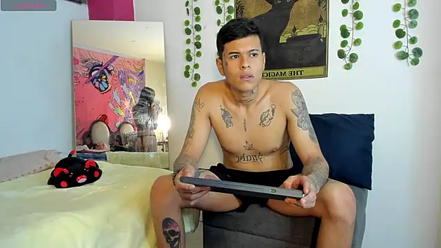 Snapshot of rosse_dredd chatting on 20, 10, 2025 rosse dredd online show from 20, 10, 2025