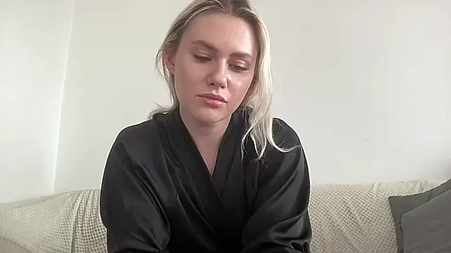 Snapshot of ElaraLuxxxe chatting on 14, 10, 2025 ElaraLuxxxe online show from 14, 10, 2025