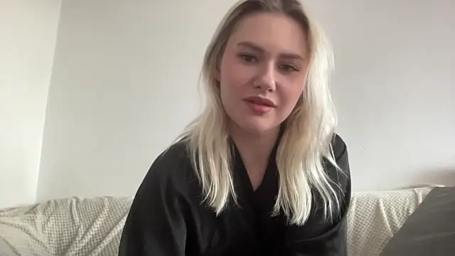 Snapshot of ElaraLuxxxe chatting on 28, 10, 2025 ElaraLuxxxe online show from 28, 10, 2025