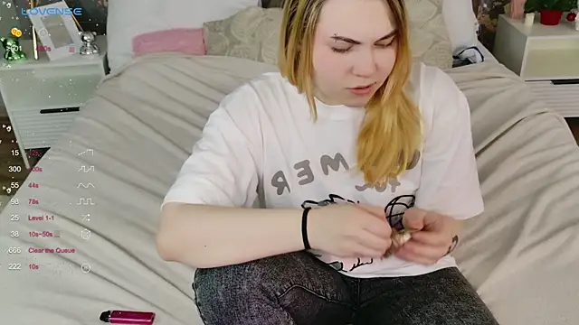 Evie Vall online show from 19, 12, 2025