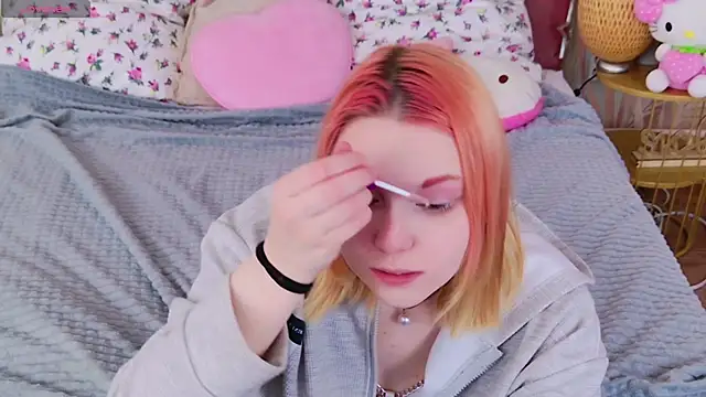 Evie Vall online show from 6, 2, 2026