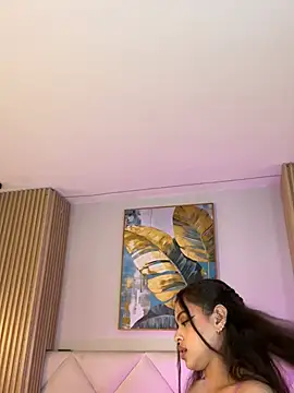 Mila Hank  online show from 11, 5, 2026