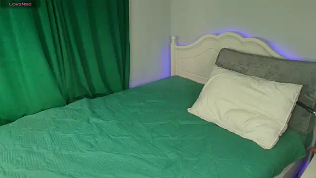 Snapshot of katerine_Monroe chatting on 19, 10, 2025 katerine Monroe online show from 19, 10, 2025