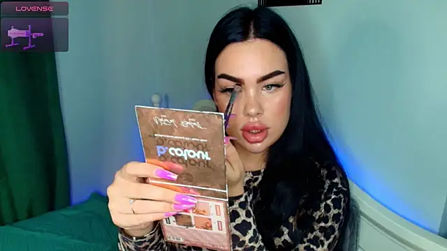 Snapshot of katerine_Monroe chatting on 12, 11, 2025 katerine Monroe online show from 12, 11, 2025