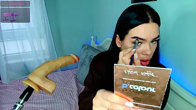 Snapshot of katerine_Monroe chatting on 2, 12, 2025 katerine Monroe online show from 2, 12, 2025