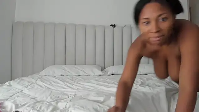 Snapshot of Meganbelford1 chatting on 1, 12, 2025 Meganbelford1 online show from 1, 12, 2025