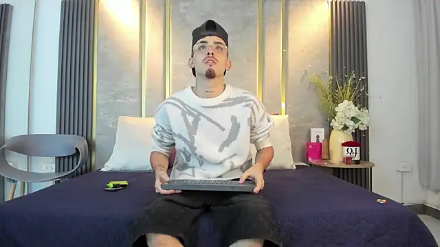NikoStone  online show from 16, 6, 2026