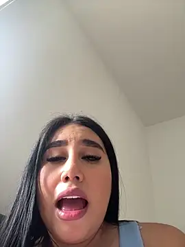 Snapshot of Sophie_Dreamss chatting on 4, 4, 2026 Sophie Dreamss online show from 4, 4, 2026