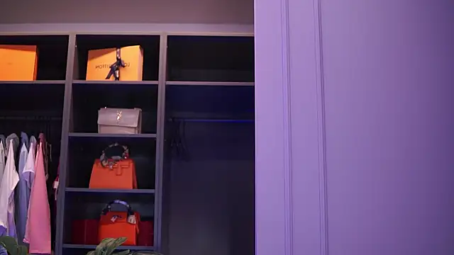 AishaaDevoe online show from 20, 9, 2025